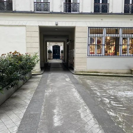 Marais, Sainte-Croix Bretonnerie 2 - 4 Places Paris Exterior photo
